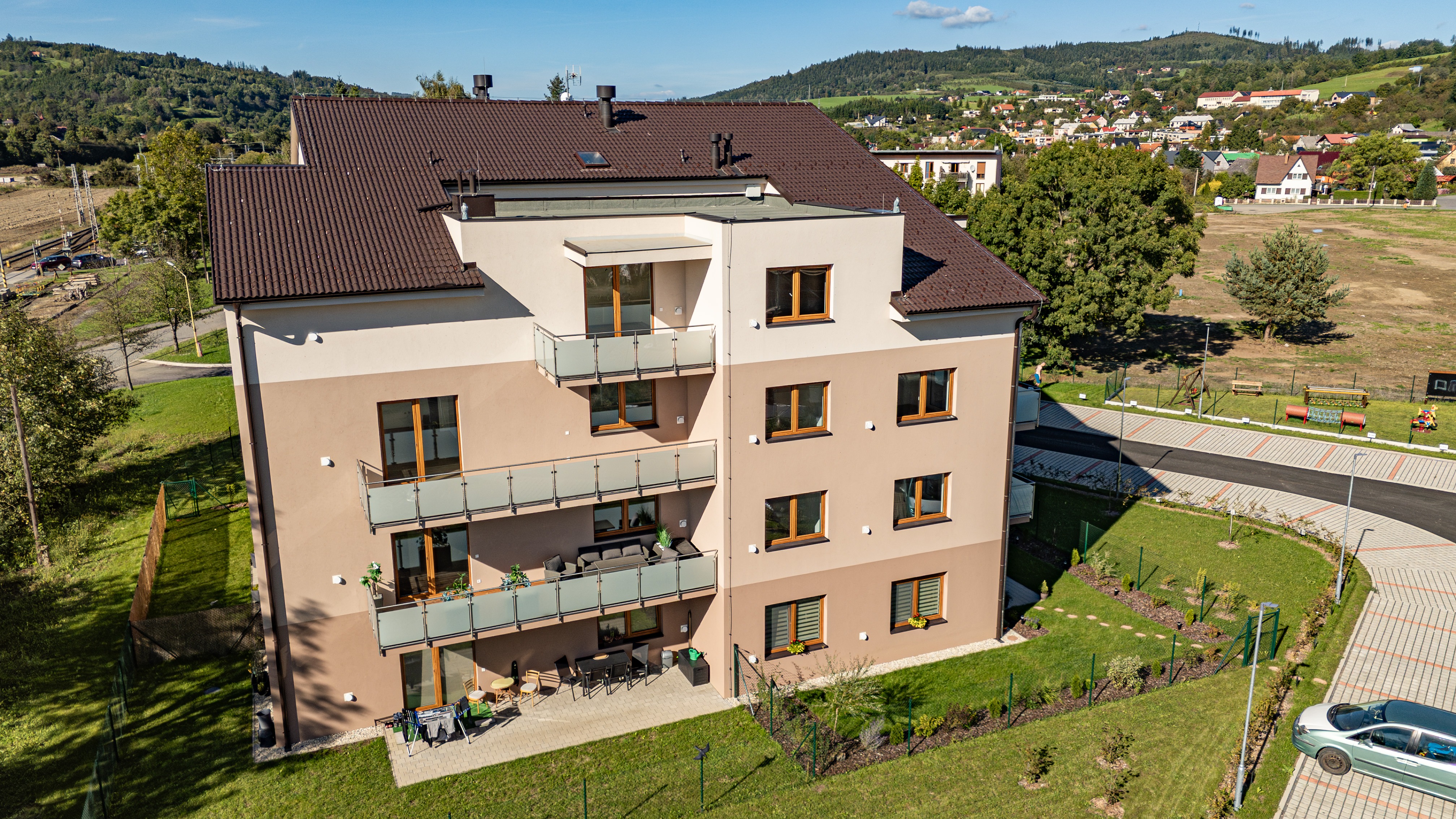 bytovy-dum-zvenku/dji-20250919152135-0463-d